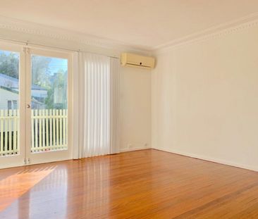 Prime Location, Polished Floors, Air-Conditioning - Photo 3