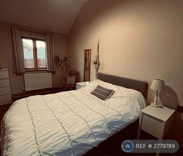 4 bedroom detached house to rent - Photo 2