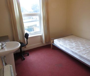 6 bedroom terraced house to rent - Photo 5