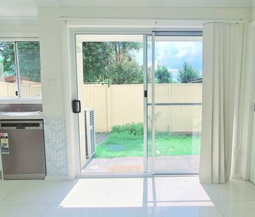 WELL PRESENTED TOWNHOUSE IN HEART OF OXLEY PARK - Photo 6