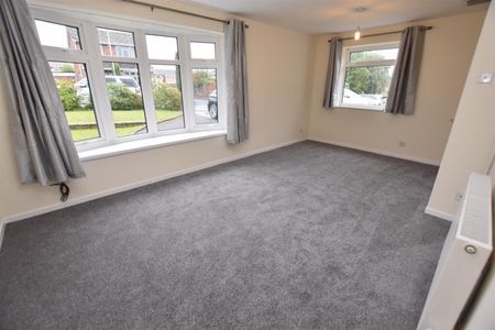 3 BED House To rent - Photo 2