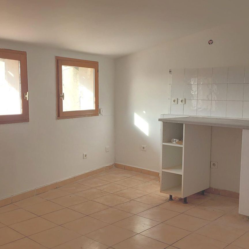 Location Appartement 2 pièces 25m² MARSEILLE 1er - Photo 1