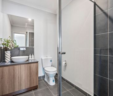 Modern style & low-maintenance living in a prime location - Photo 2