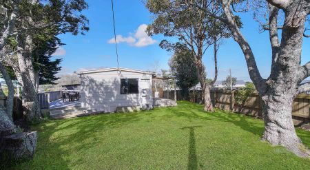 Light and bright Helensville Home - Photo 5