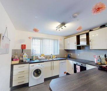 4 bedroom townhouse to rent - Photo 3