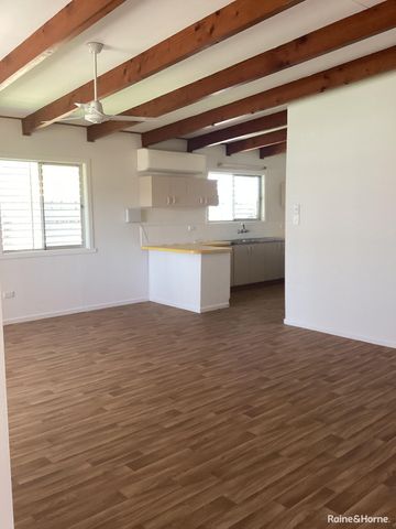 Easy Coastal Living in the Heart of Torquay - Photo 4