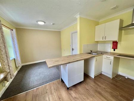 1 bedroom flat to rent - Photo 5