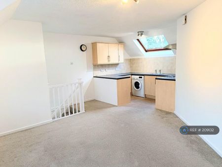2 bedroom flat to rent - Photo 4