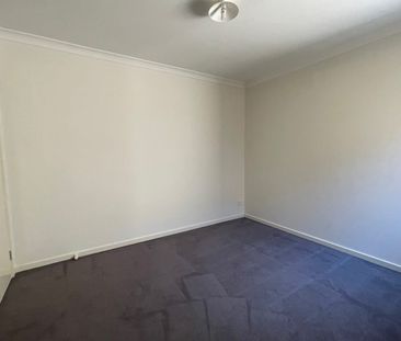 Three Bedroom Home in Jackass Flat - Photo 4