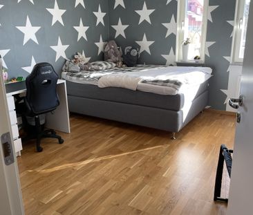 Modern 4:a med härlig utsikt - Photo 1