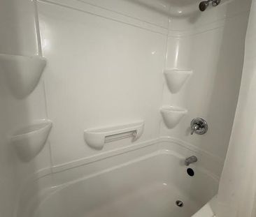 For Lease - 1720 Simcoe Street Unit# 10-2, Oshawa, Ontario - Photo 5