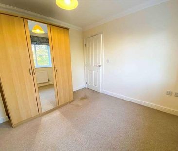 Aldenham Close, Langley, SL3 - Photo 1
