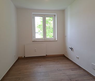 Schöne 2,5-Zimmer-Wohnung mit Balkon in Moosach - Photo 2