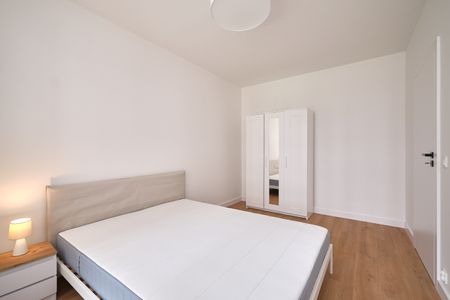 Nowoczesne, jasne mieszkanie 36 m2 z osobną sypialnią przy ul. Braniborskiej we Wrocławiu - Zdjęcie 2