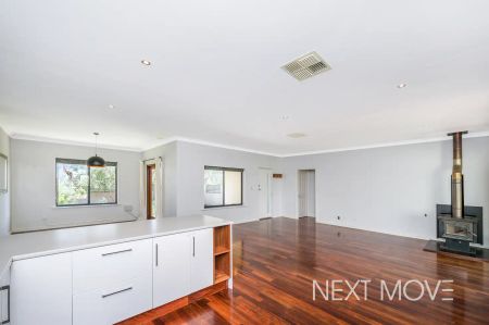 “Stunning Family Home with Lush Gardens & Powered Workshop” - Photo 2