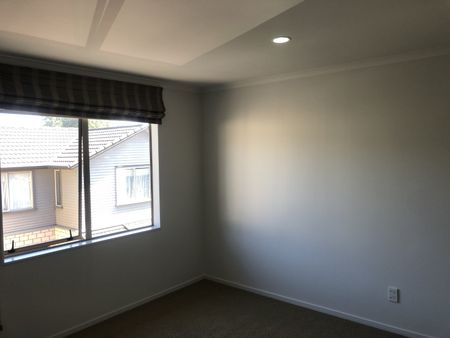 Check out this great three bedroom townhouse! - Photo 5