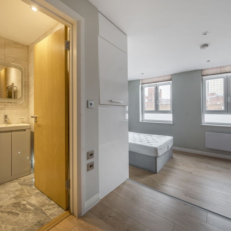 Mercia Grove, London, SE13 - Photo 1