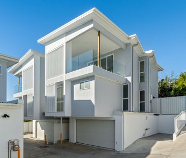 Architecturally Designed Boutique Home - Photo 3