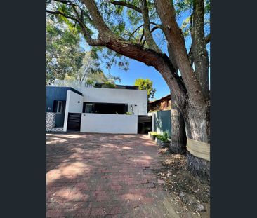 SHORT TERM RENTAL FULLY FURNISHED. Mid May 2026. Stylishly Renovate... - Photo 6