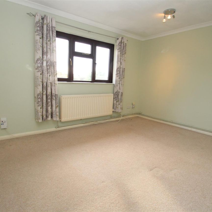 Briarcliff, HP1 2NJ, Hemel Hempstead - Photo 1