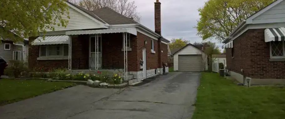 Cute, well maintained 1 Bdrm Lower Level | 392 Elgin Street East, Oshawa - Photo 1