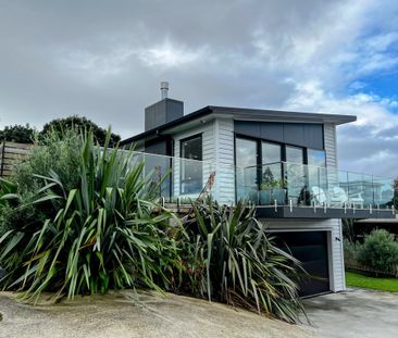 8 The Track, Plimmerton Wellington 5026 - Photo 4