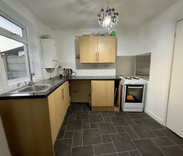 2 bedroom end of terrace house to rent - Photo 6