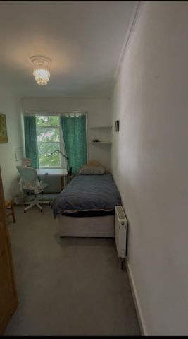 1 bedroom in a flat share to rent - Photo 5