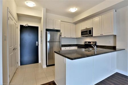 For Lease - 2339 Sawgrass Drive Unit# 306, Oakville, Ontario - Photo 2