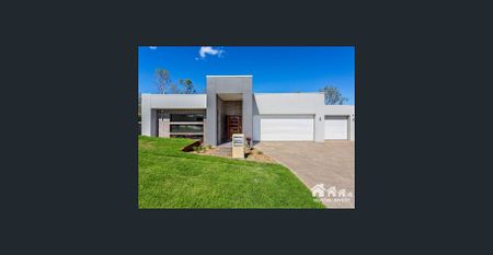 Stunning home with Ducted Air-Con and Solar! - Photo 4