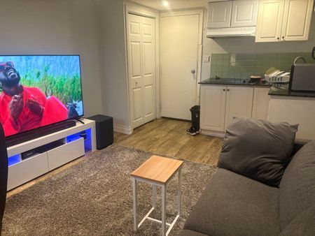 For Lease - 431 Oceanside Avenue Unit# B, Richmond Hill, Ontario - Photo 2