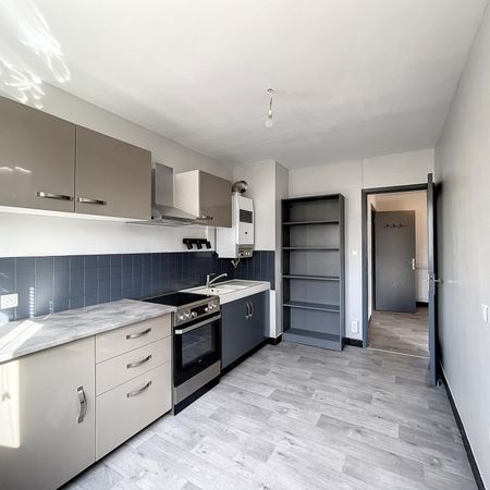 Location Appartement 3 pièces 65m² CLERMONT FERRAND 63100 - Photo 4