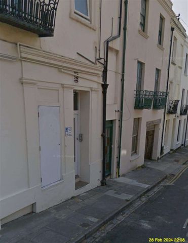 Joyful House Share in Brighton Room 5 - Photo 3