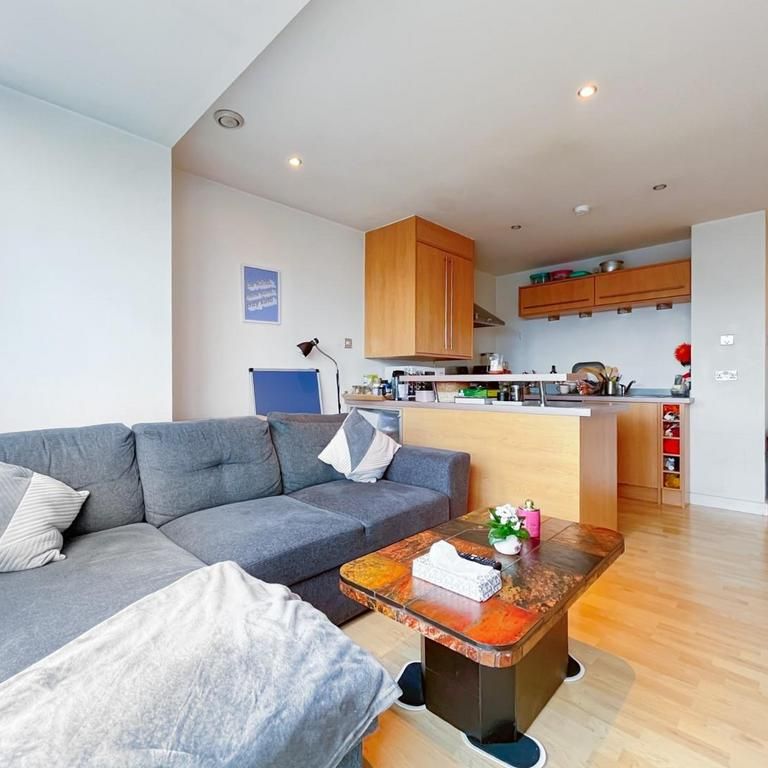 1 bedroom flat to rent - Photo 1