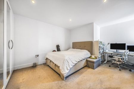 Millharbour, London, E14 - Photo 4