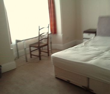 3 Bed Flat To Let - Student Accommodation Portsmouth - Photo 1