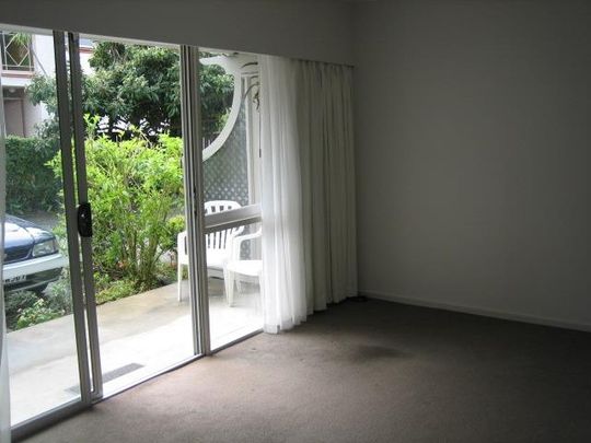 2 BEDROOM UNIT ONLY 1 MINUTE TO BEACH - Photo 1