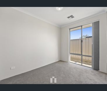 4 Pepperbush Crescent, Piara Waters, WA 6112 - Photo 6