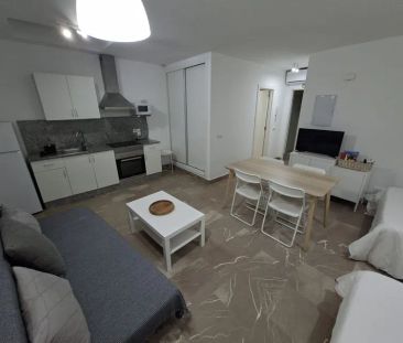 Alquiler de estudio en Calle Ventura Rodríguez - Photo 6