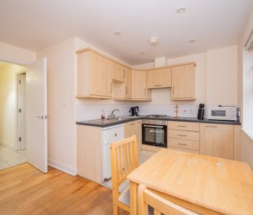 502 College Central, 4 College Avenue, Belfast, BT1 6BD - Photo 6