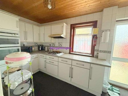 Plashet Grove, Eastham, E6 - Photo 3