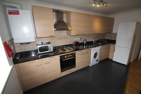 Exeter Road, Birmingham. First Floor four bedroom purpose built flat. - Photo 4