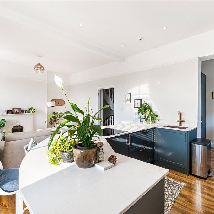 3 bedroom maisonette to rent - Photo 1