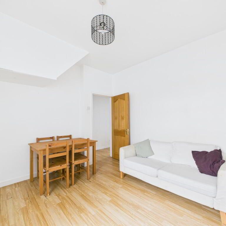 80 Dundela Avenue, Belfast, BT4 3BU - Photo 1