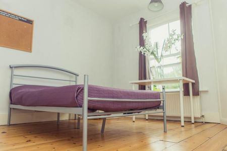 3 bedroom semi-detached house to rent - Photo 4