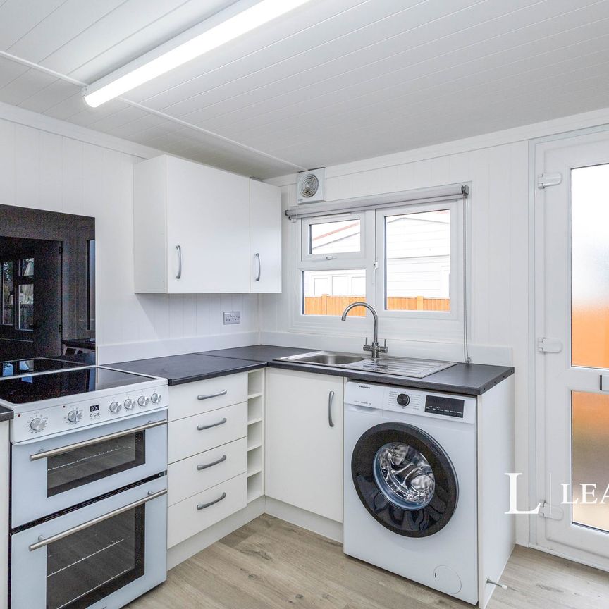 2 bedroom park home to rent Nutbourne Park, Nutbourne - Photo 1