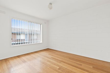 Updated 1 bedroom unit - Photo 5