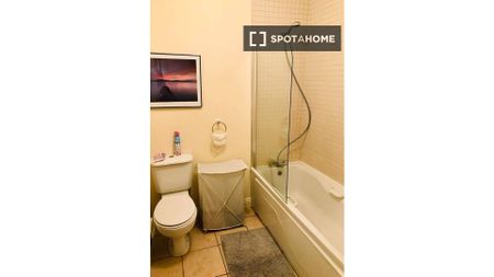 Room in a shared flat for rent in Dublin - Photo 4