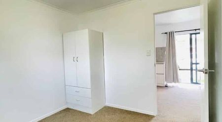 Versatile Sleepout – 2 Bedrooms + Kitchenette & Bathroom - Photo 3