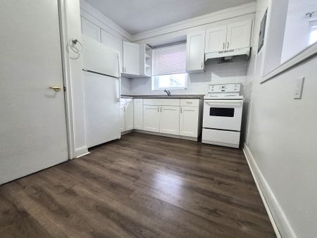 For Lease - 2905 St Clair Avenue Unit# 12, Toronto, Ontario - Photo 4